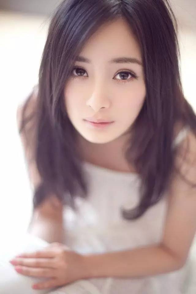 222间房主播跳舞 香烟密语